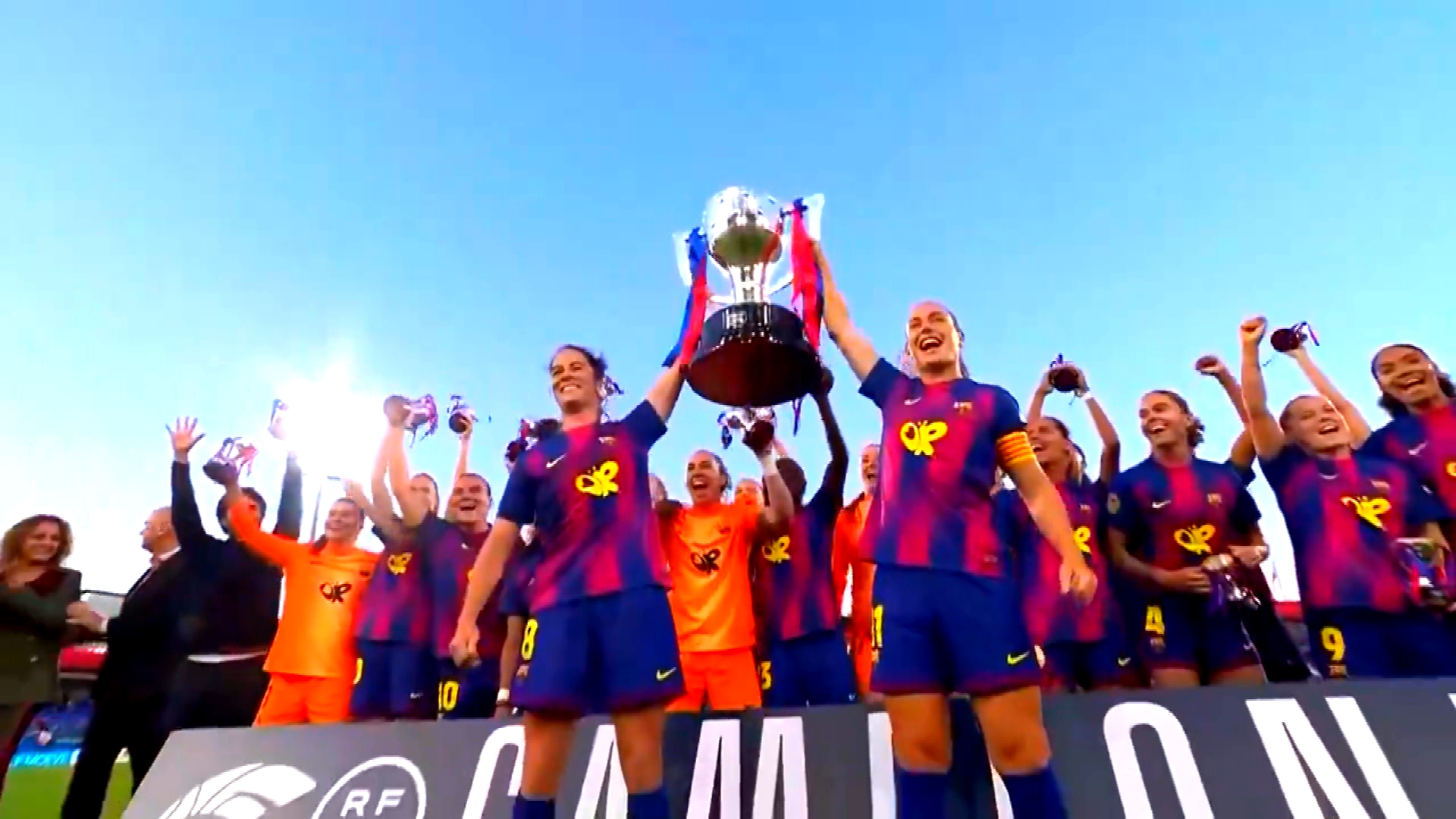 Barcelona Kadınları Lig Şampiyonluğunu Gol Yağmuruyla Kutladı: 7. Kez Üst Üste!