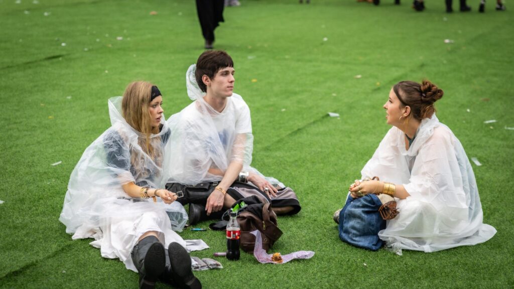 Barselona'da Primavera Sound Festivali'ne Yağmur Engeli: Ana Sahneler İptal!