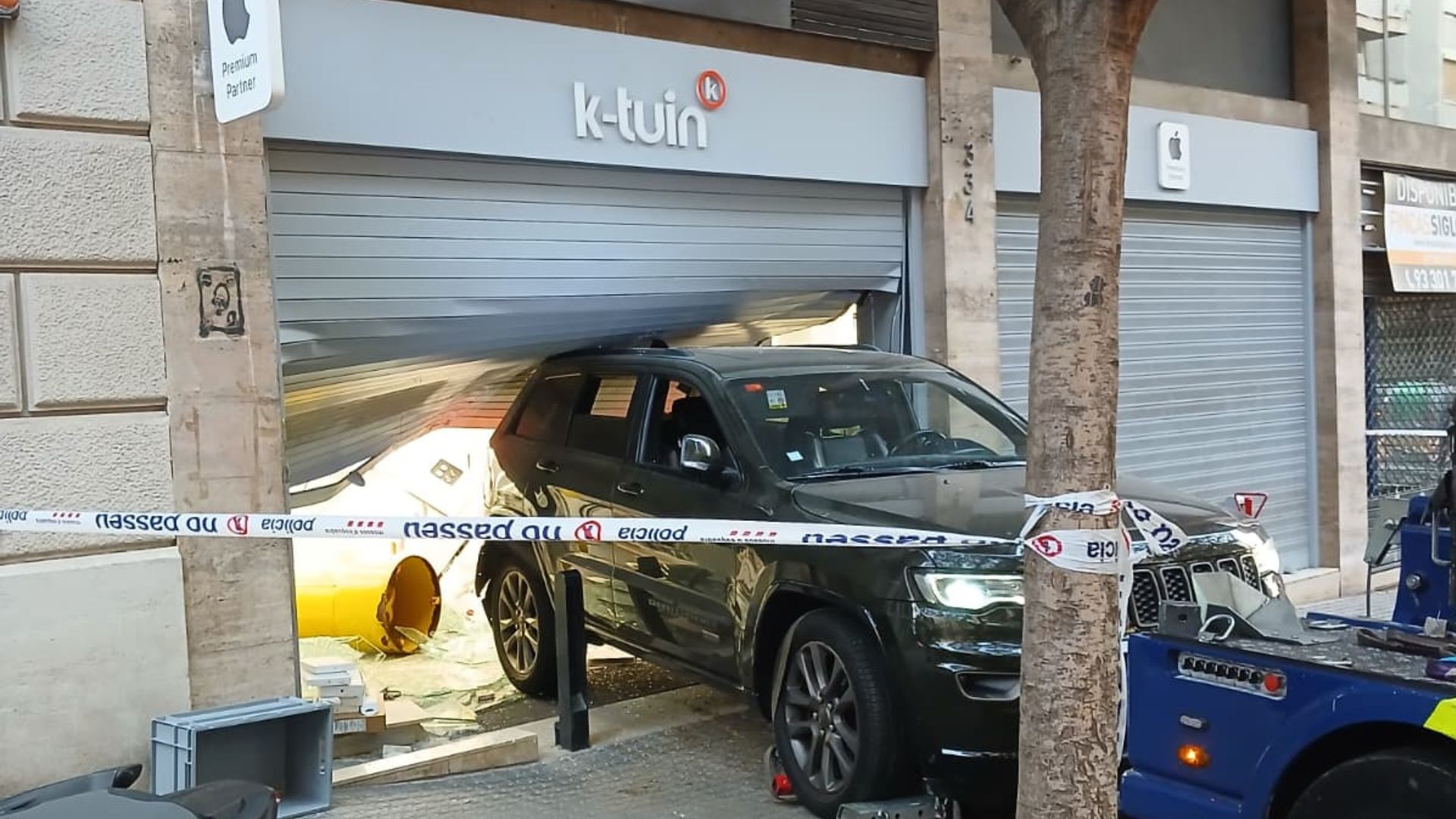 Barselona'da Araçla Mağazaya Dalma Yöntemiyle Soygun: Güvenlik Endişeleri Artıyor
