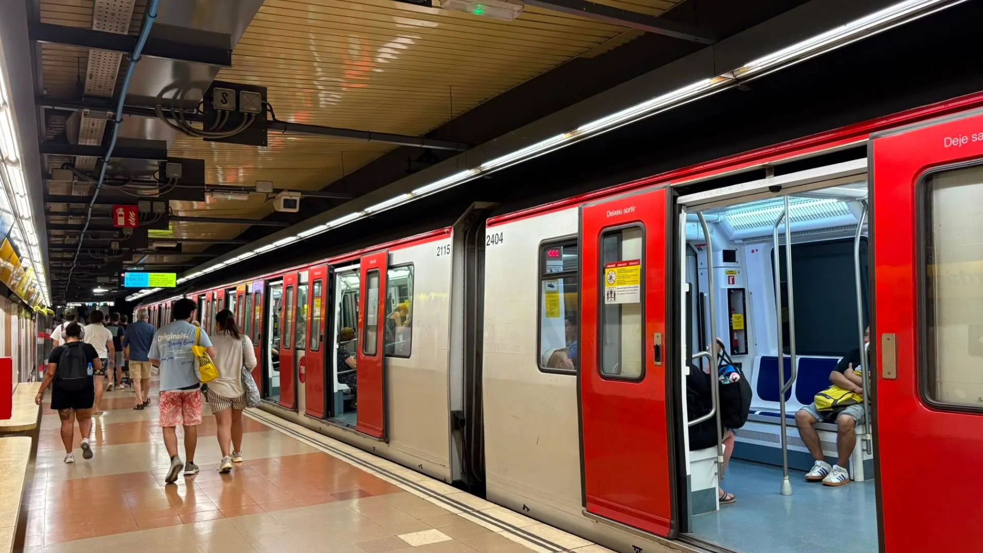Barselona Metrosu'nda Verdaguer İstasyonu Yeniden Açıldı: Erişim Kolaylığı Artıyor