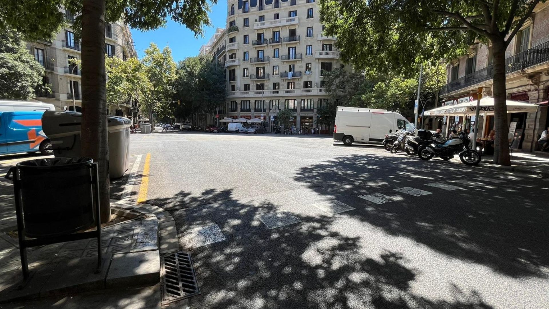 Barselona'da Motosikletliye Çarpan Sürücü Kaçtı: 1 Ölü, İhmalden Cinayet Suçlaması
