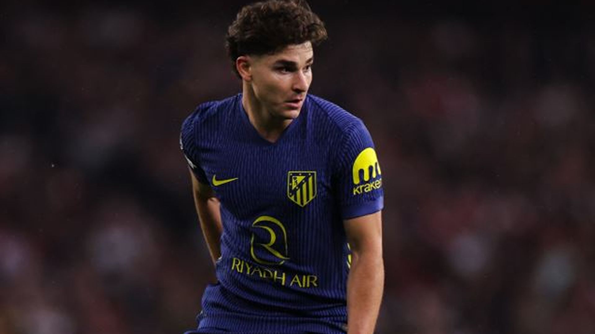 Deco'dan Julián Álvarez Transfer Söylentilerine Yalanlama: Barça'nın Teklifi Üç Sezonluktu