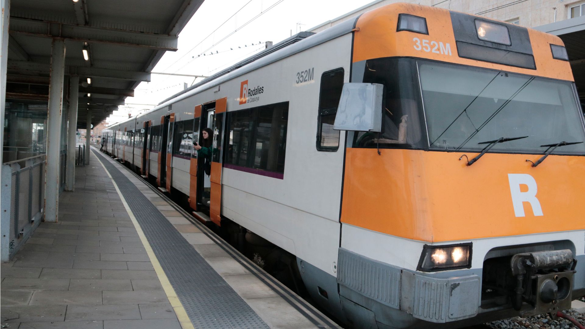 2026 Güneş Tutulması Sonrası Renfe'den Barselona'ya Ek Tren Seferi
