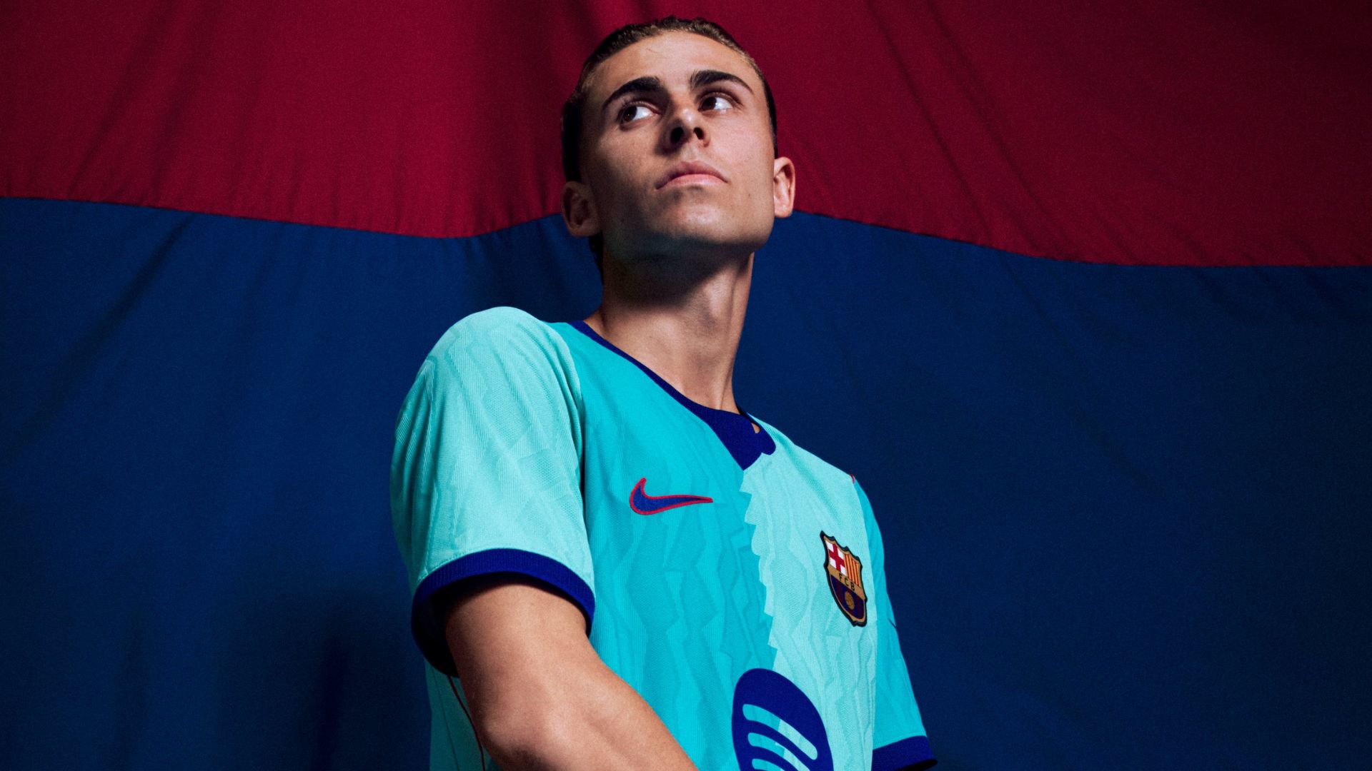 Barcelona'nın Yeni Forması Tartışma Yarattı: Yeşil mi Mavi mi?