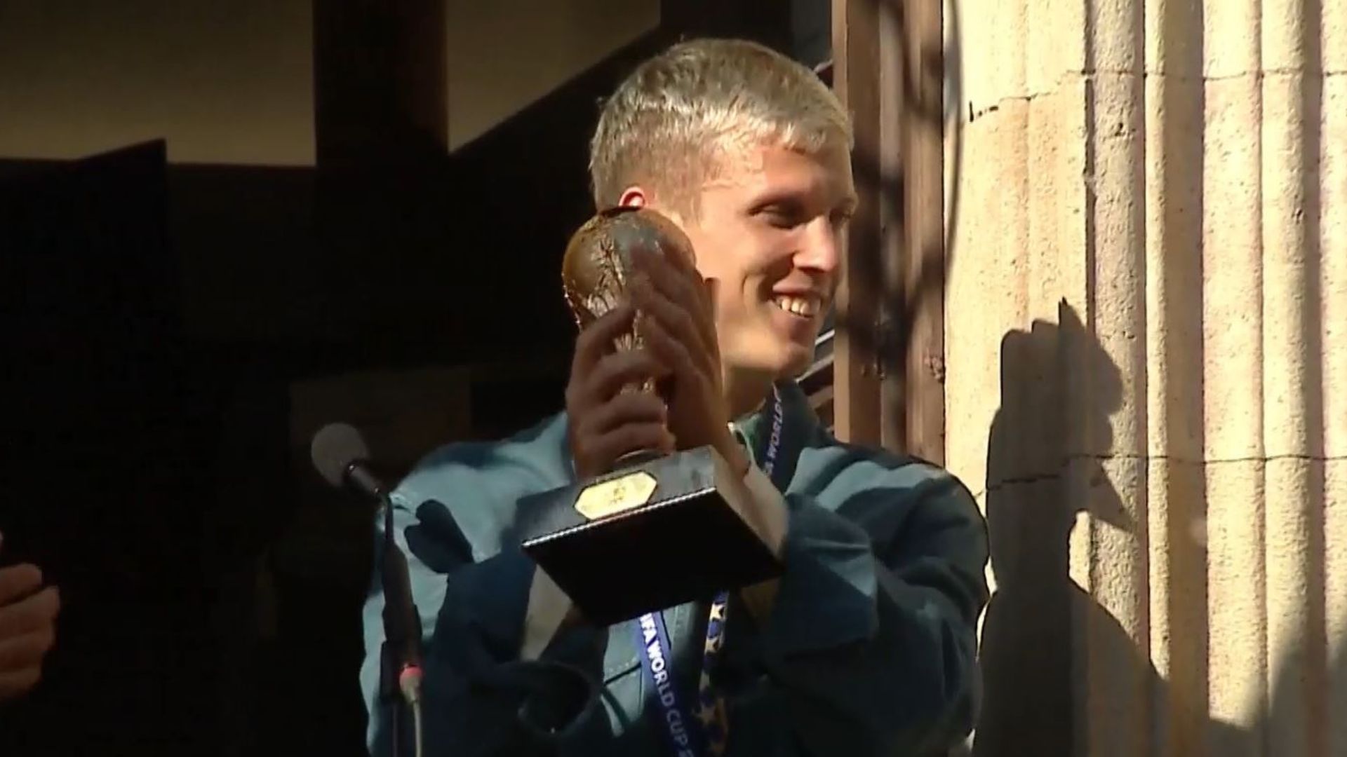Dani Olmo'dan Terrassa'da Şampiyonluk Coşkusu: Julián Álvarez ve Barça Kadrosu Yorumu