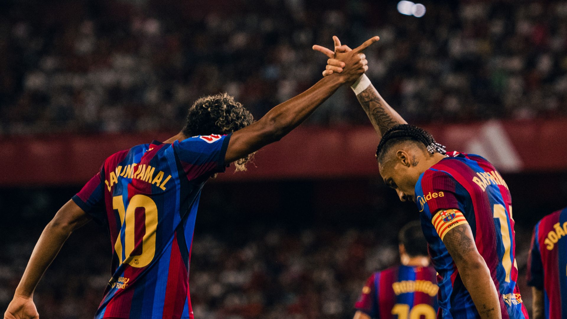 Raphinha'dan Sevilla'da Mükemmel Hat-trick: Flick'in Barça'sı La Liga'ya Fırtına Gibi