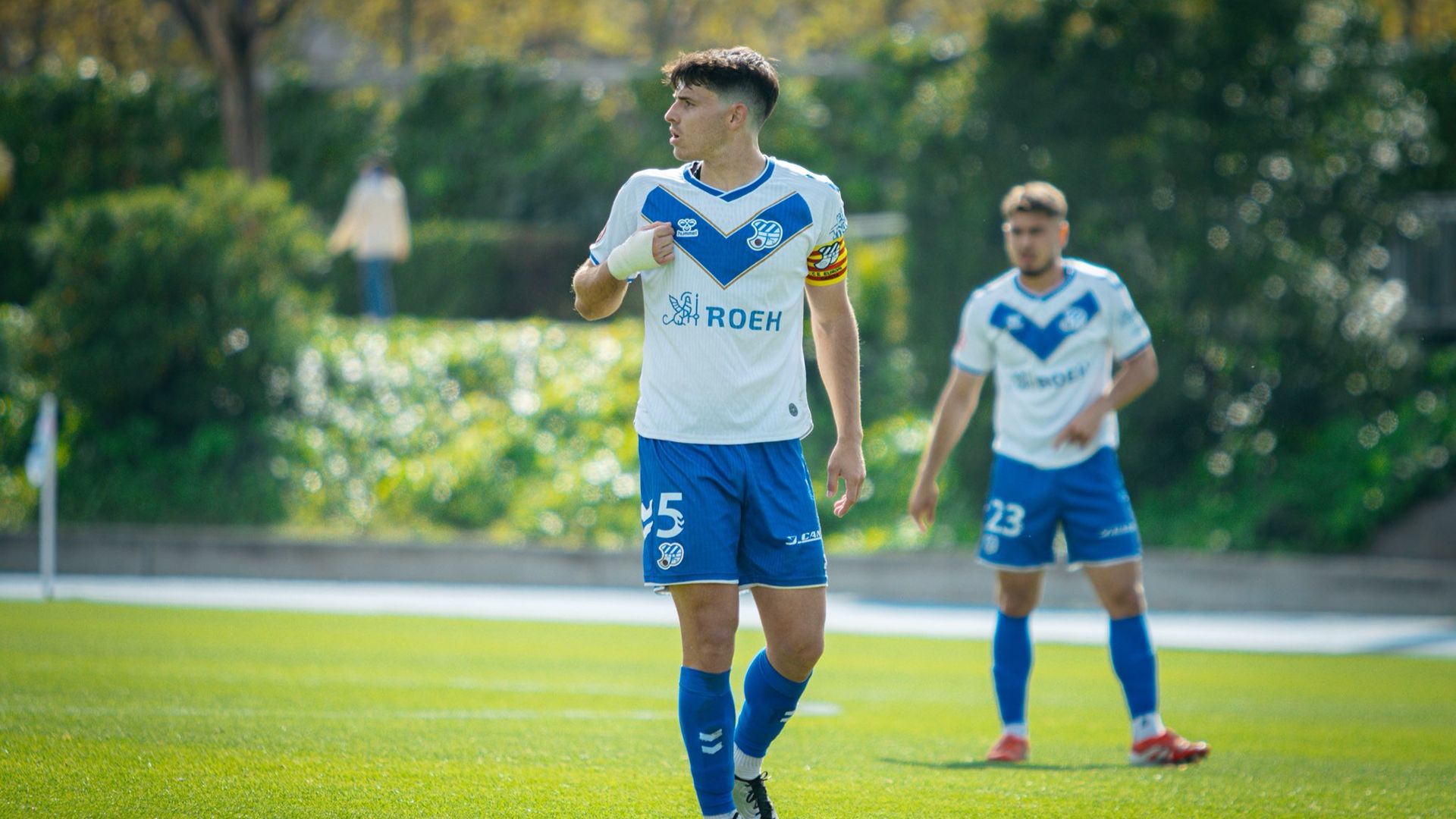 Transfer Pazarı Kapanırken: Arnau Campeny'nin Geleceği CE Europa'yı Geriyor