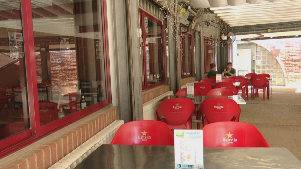 Collserola Restoran Sahipleri Domuz Vebası Yardımları İçin Umutsuz: "Çok Geç Kalacak!"