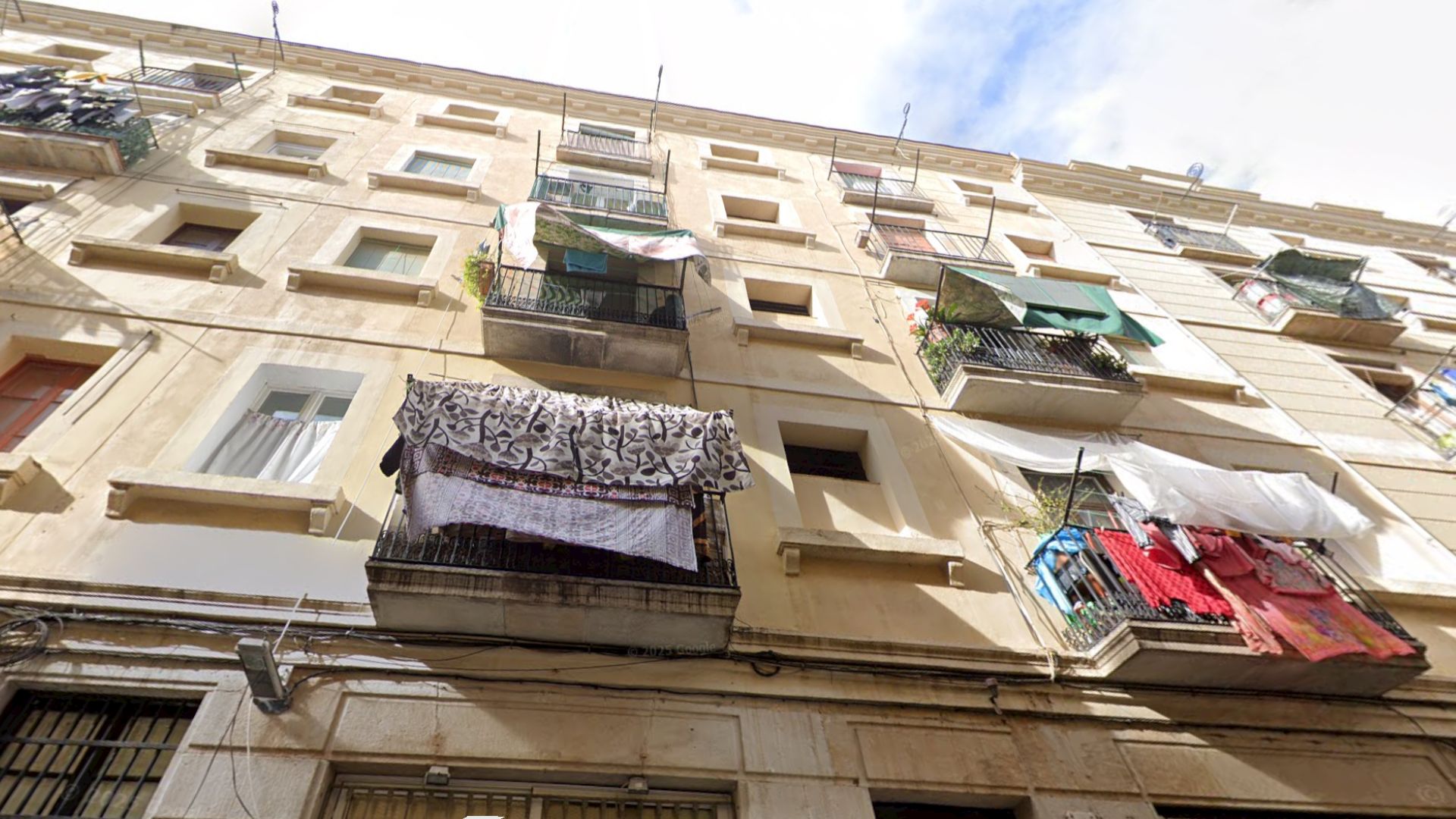 Barselona Belediyesi'nden Konut Krizi Hamlesi: Raval'da 8 Daireli Bina Kamulaştırıldı