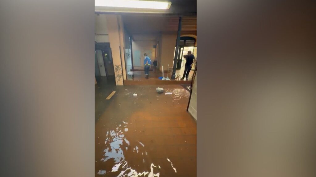 Barselona Okullarında Sel Alarmı: Şiddetli Yağışlar Eğitim Hayatını Aksattı