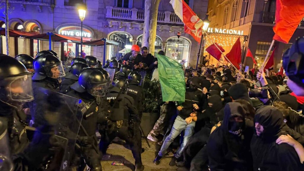 Barselona'da Konut Hakkı Gösterisi Sonrası Şiddetli Olaylar: 13 Gözaltı