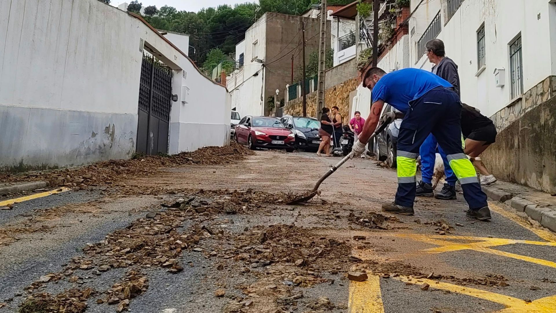 Barselona Fırtına Sonrası Temizlik Ekiplerini İkiye Katlıyor: Şehir Normalleşme Peşinde