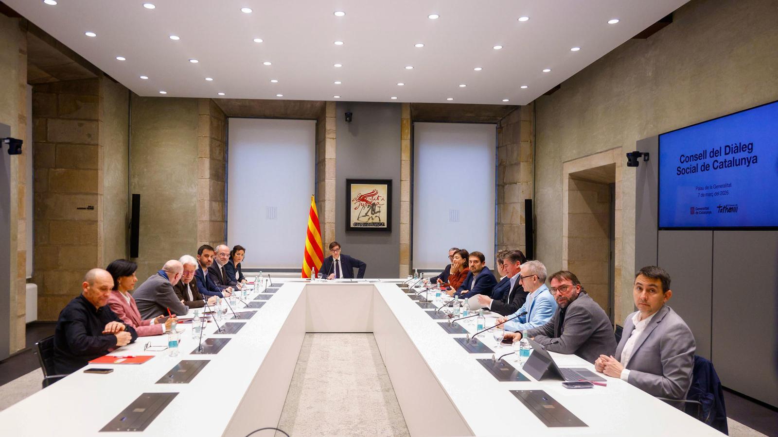 İran Gerilimi: Salvador Illa, Katalonya İçin Bütçe ve İstikrar Çağrısı