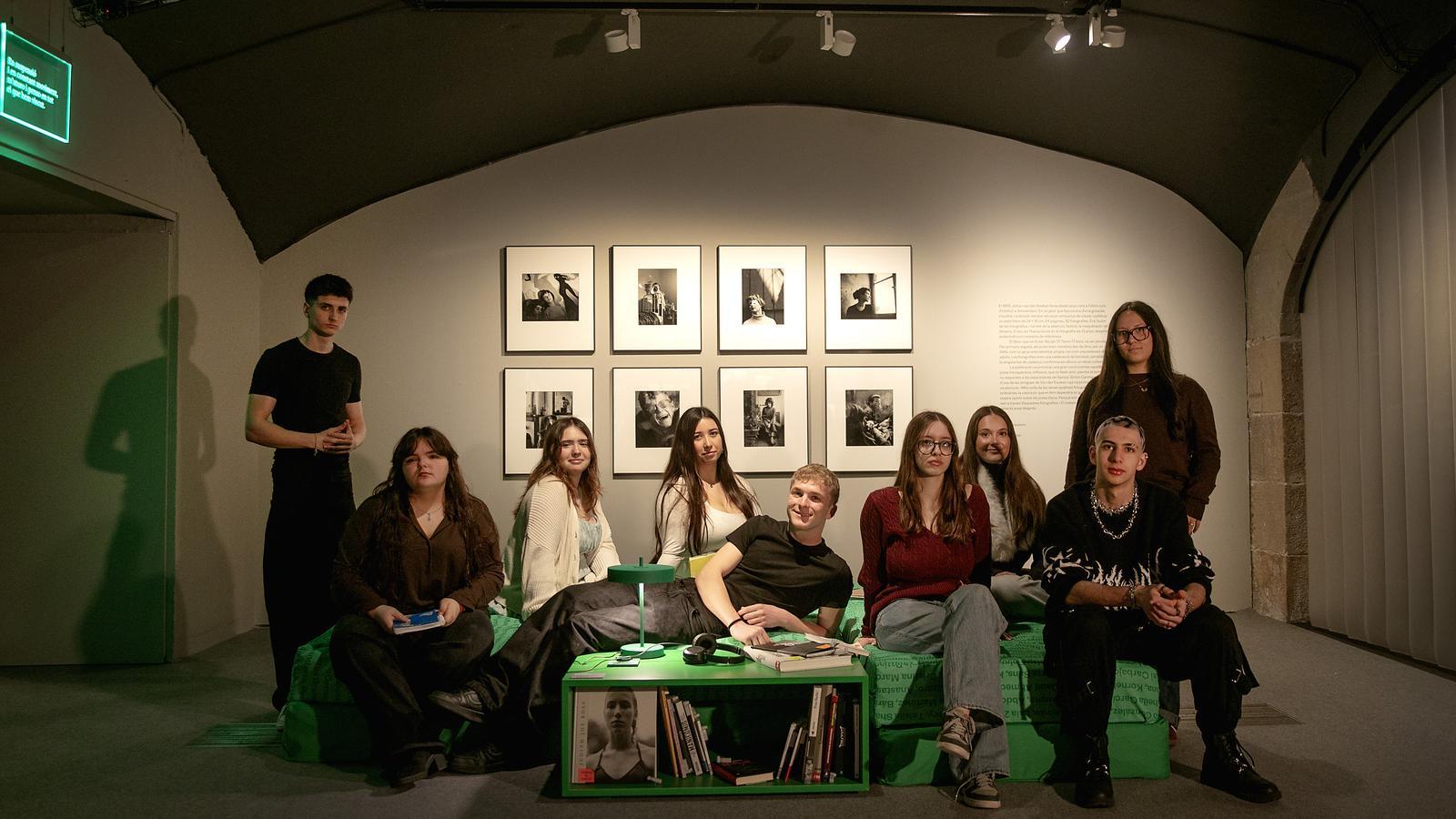 Gençler Sosyal Medyada Değil, Gerçek Hayatta Daha Samimi ve Özgür: Barselona Sergisi