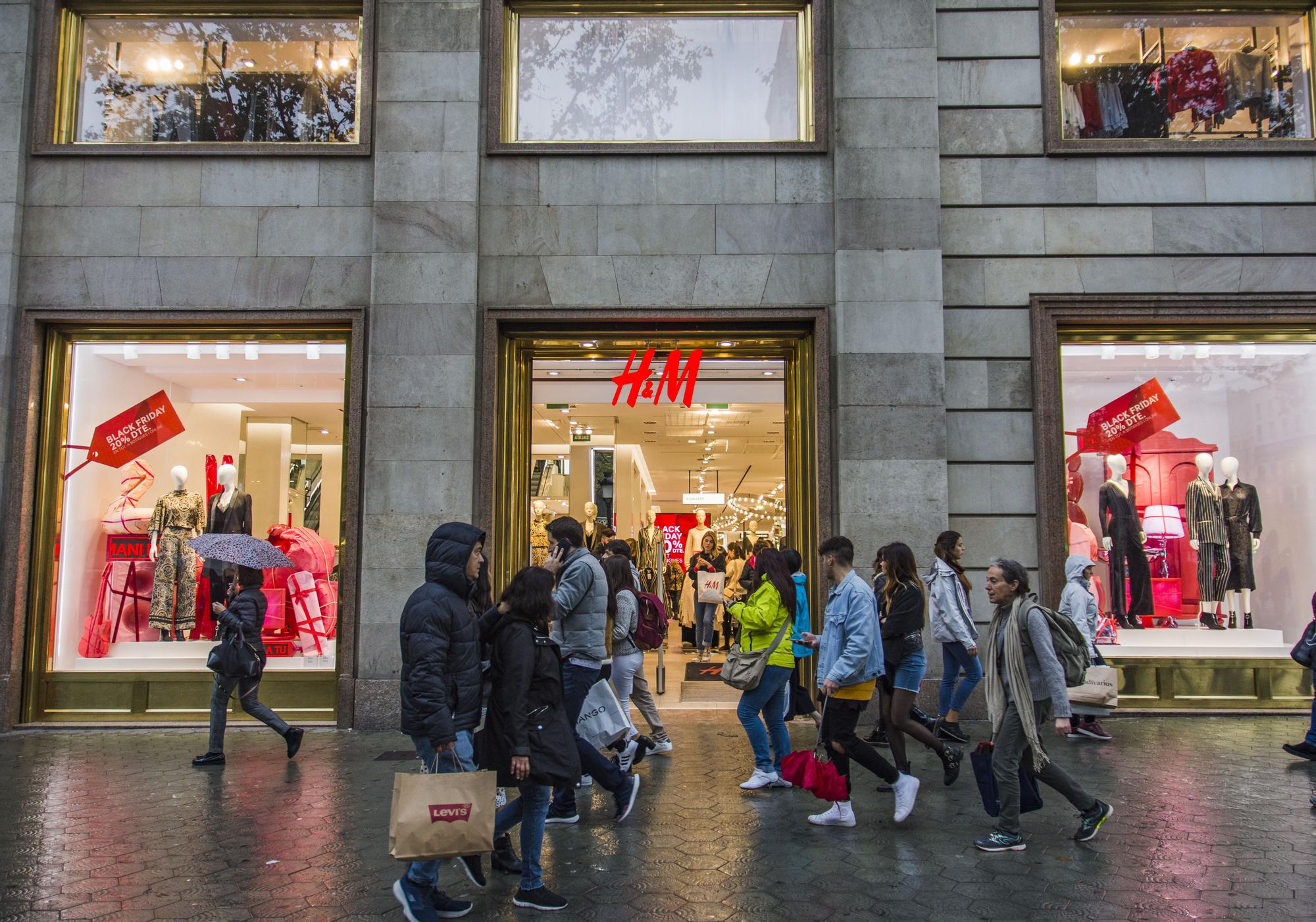 H&M'e Çalışan Mahremiyetini İhlal Eden Uygulama Yasaklandı: İspanya'dan Önemli Karar