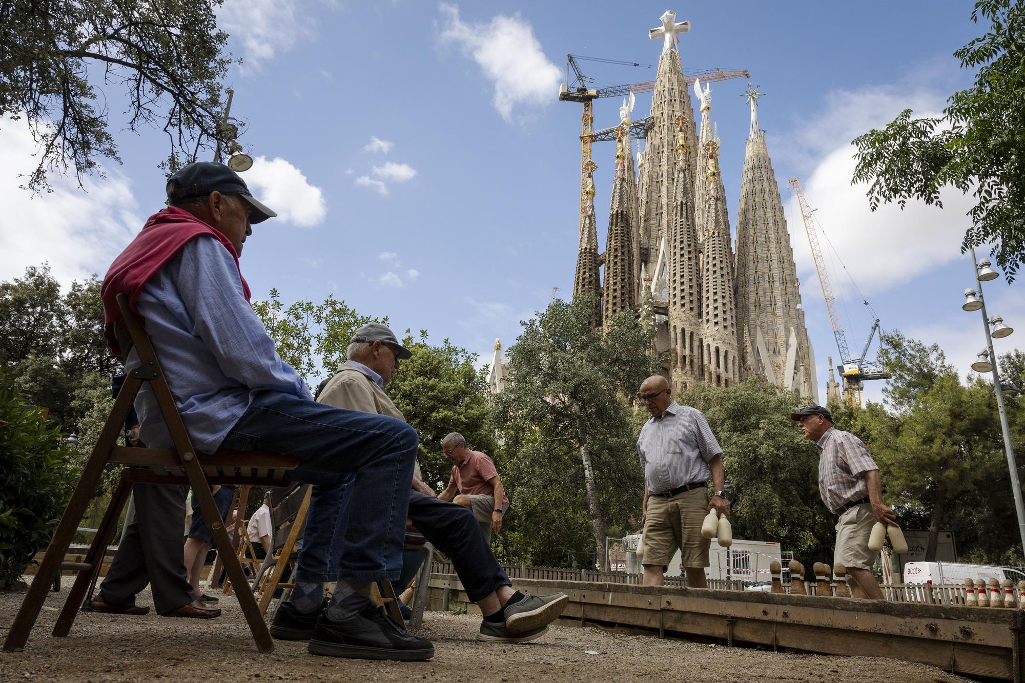 Sagrada Família'nın Gölgesinde Yaşam: Barselona'da Komşuların Turizm Çilesi