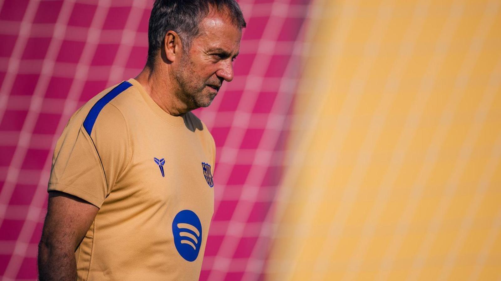 Hansi Flick'in Barcelona'da Transfer Kapılarını Açması: Kounde ve Balde Gündemde