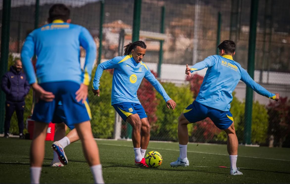 Hansi Flick'in Barcelona Planlarına Sakatlık Darbesi: Sahaya Dönüşler Umut Verdi