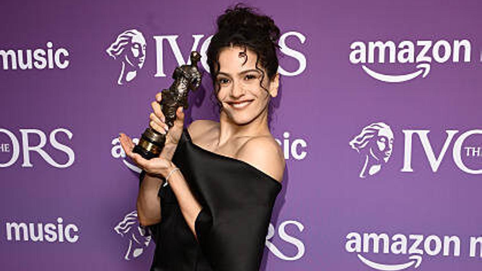 Rosalía'nın New York'ta Bir Kiliseden Geri Çevrilme Anısı: Ünlülerin Bile Yaşadığı