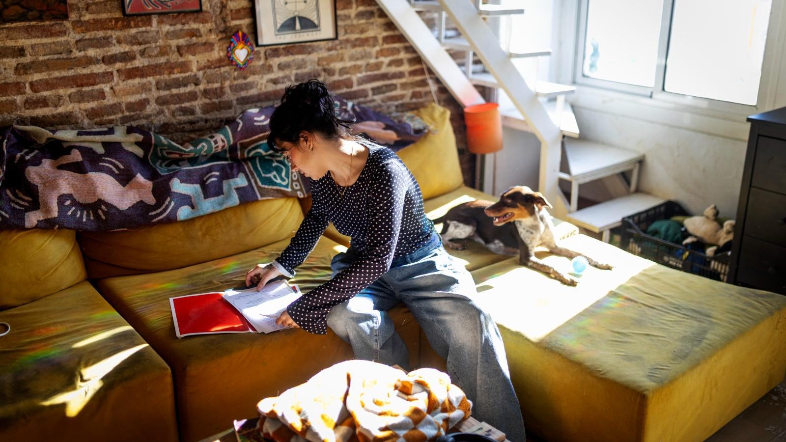 Barselona'da Sağlıksız Çatı Katından Tahliye: "Kronik Sağlık Sorunlarına Yol Açtı"