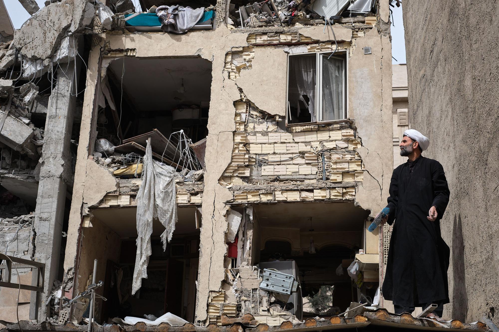 İran Gerilimi: Bir Aylık Çatışmanın Küresel Dersleri ve Olası Senaryolar