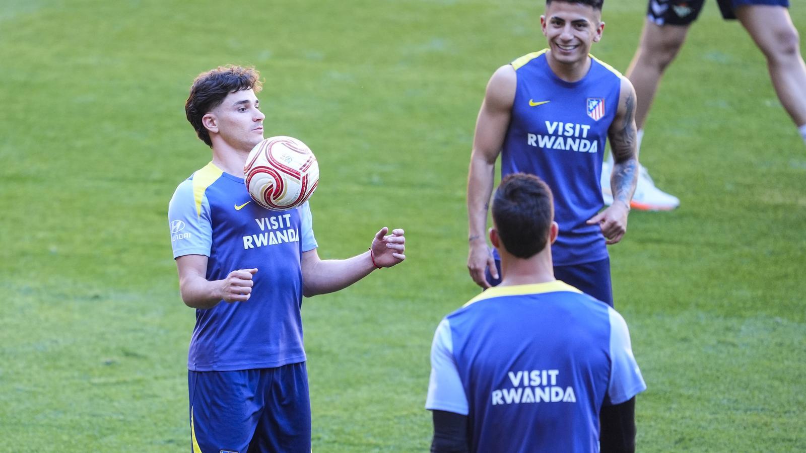 Barselona'da Kritik Hafta: Julián Álvarez ve Rodri Transferleri Gündemde