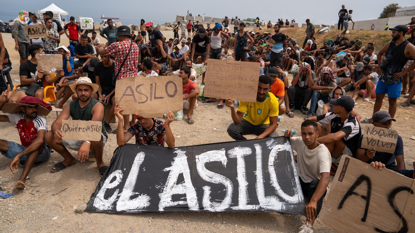 Ceuta'da Irkçı Saldırı: Gazeteci Olmak ve Göçmen Sanılmanın Riskleri