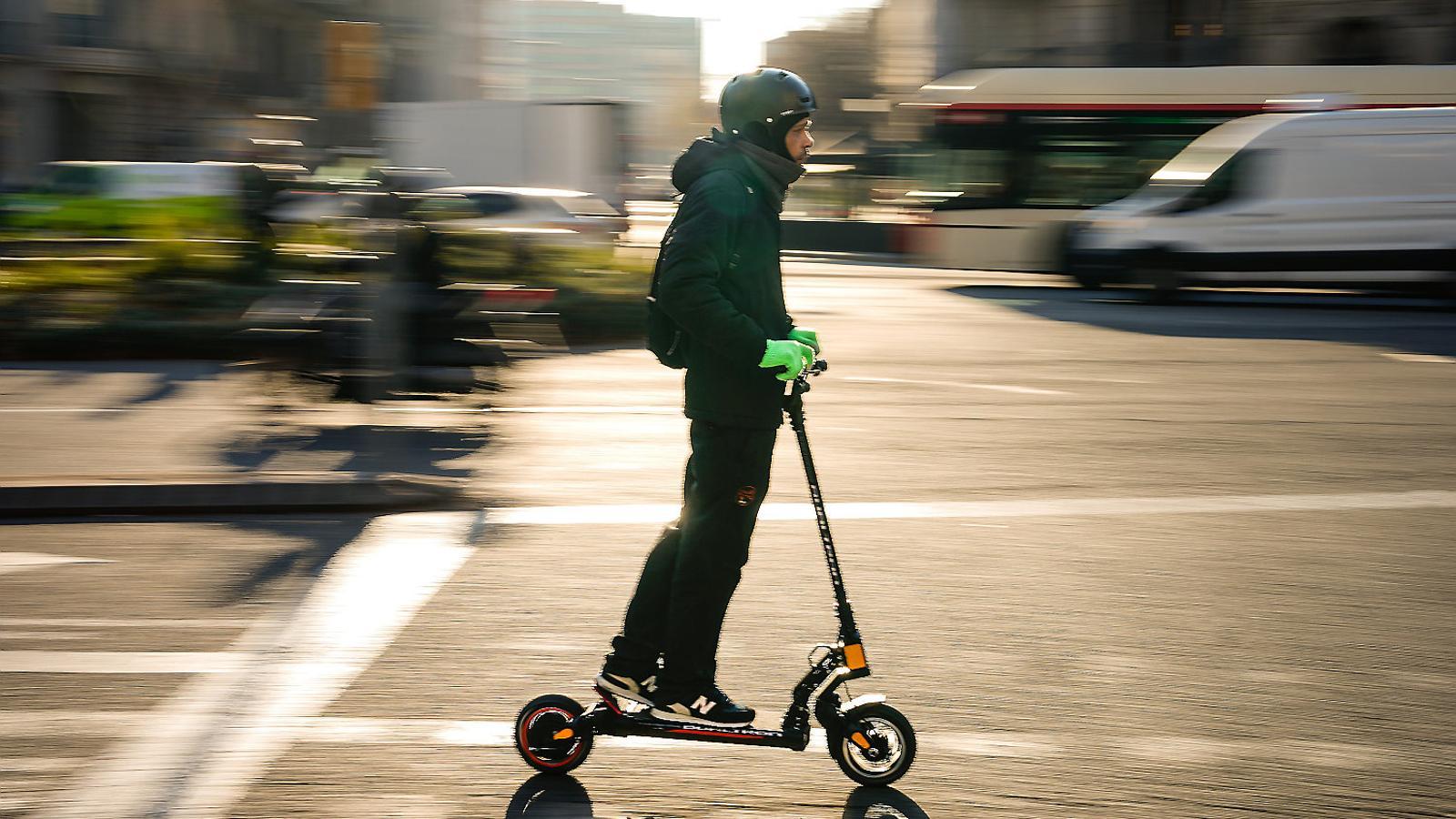 Katalonya Hükümeti'nden Elektrikli Scooterlara Toplu Taşımaya Dönüş Sinyali