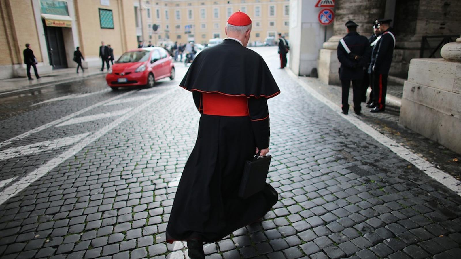 Vatikan'ın Yüzyıllık Pedofili Skandalı: Binlerce Vaka Kasıtlı Olarak Gizlendi