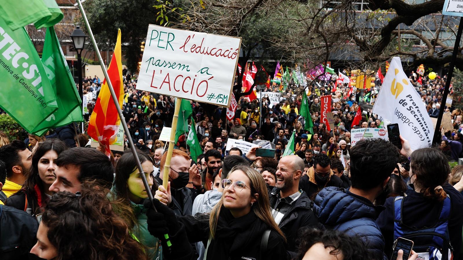 Katalonya'da Öğretmenlerden Hükümet Anlaşmasına Büyük Ret: Grevler Kapıda mı?