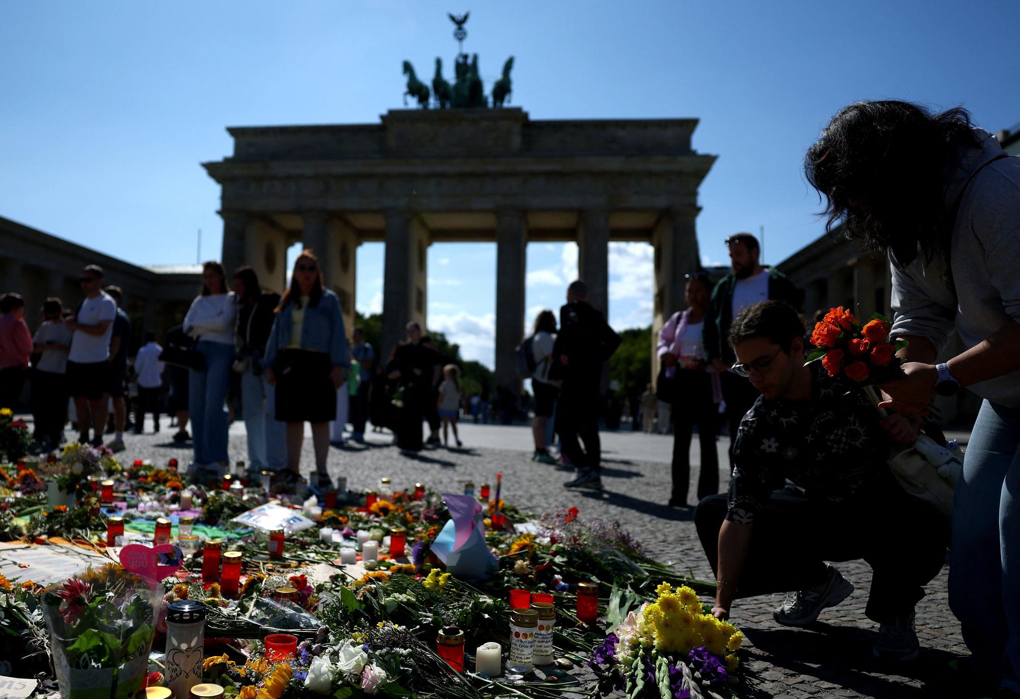 Berlin Saldırısı Avrupa'da Aşırı Sağı Güçlendiriyor: Vatandaşlık Tartışması Alevlendi