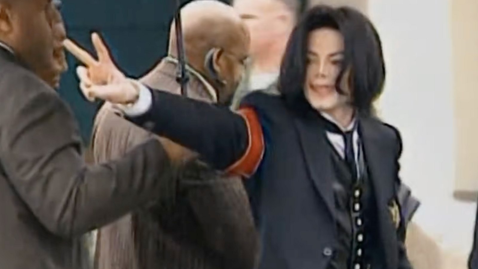 Michael Jackson'ın Tartışmalı Mirası: Yeni Belgesel 2005 Yargılamasını Yeniden İnceliyor