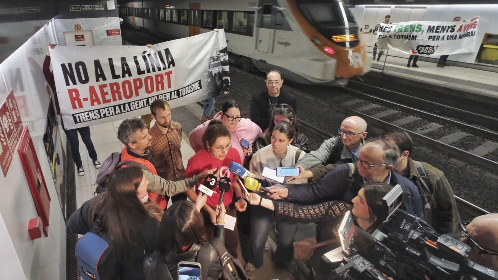 Barselona'da Yeni Havalimanı Tren Hattına Büyük Tepki: "Bu Sadece Turistlere Yönelik