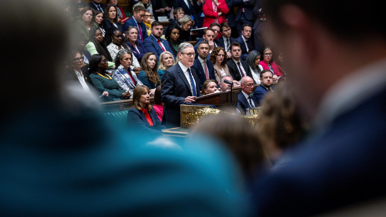 Keir Starmer'ı Mandelson Skandalı Sallıyor: Atama Sürecindeki Çelişkiler Gündemde