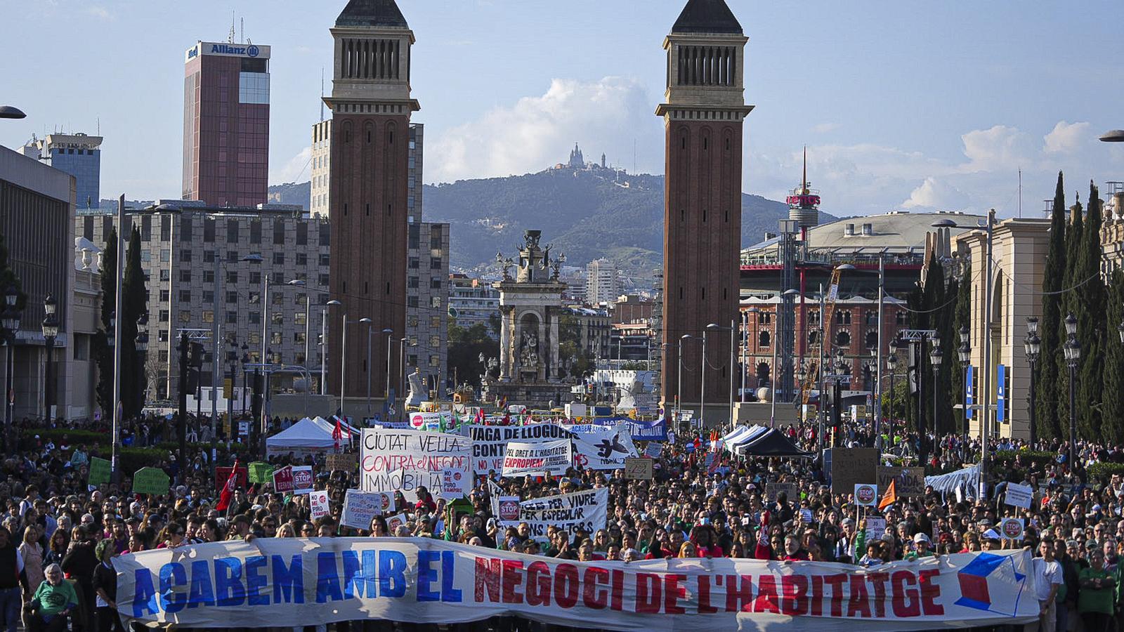 Katalonya'da 3.000 Aile Sosyal Konut Bekliyor: Konut Krizi Derinleşiyor