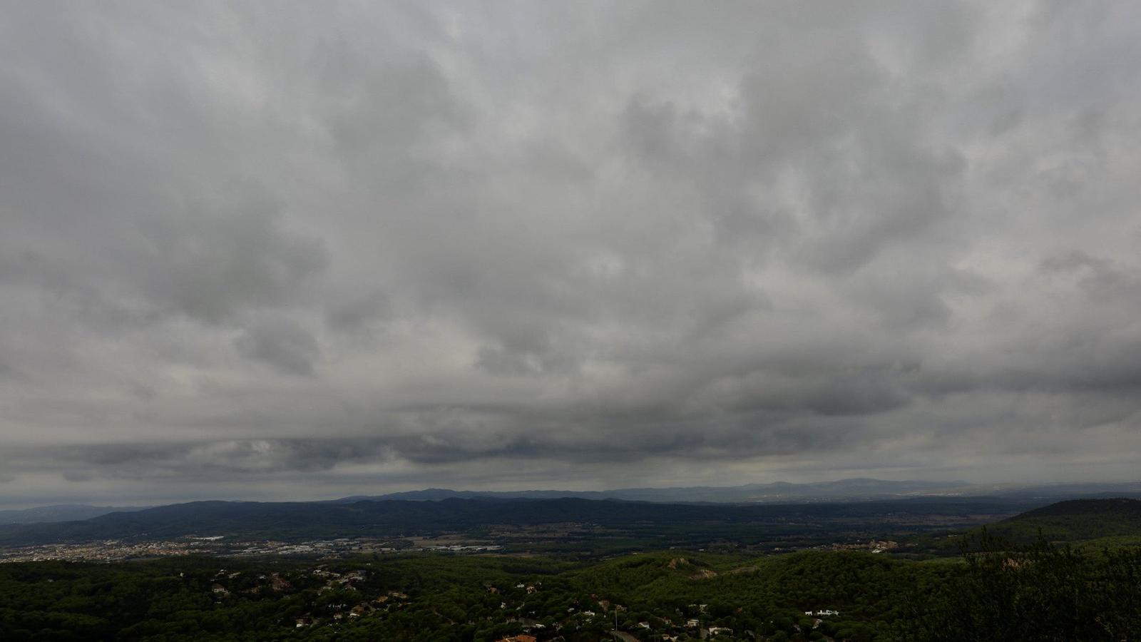 İspanya'da Hava Durumu Değişiyor: Katalonya'ya Yağmur ve Serin Hava Geliyor