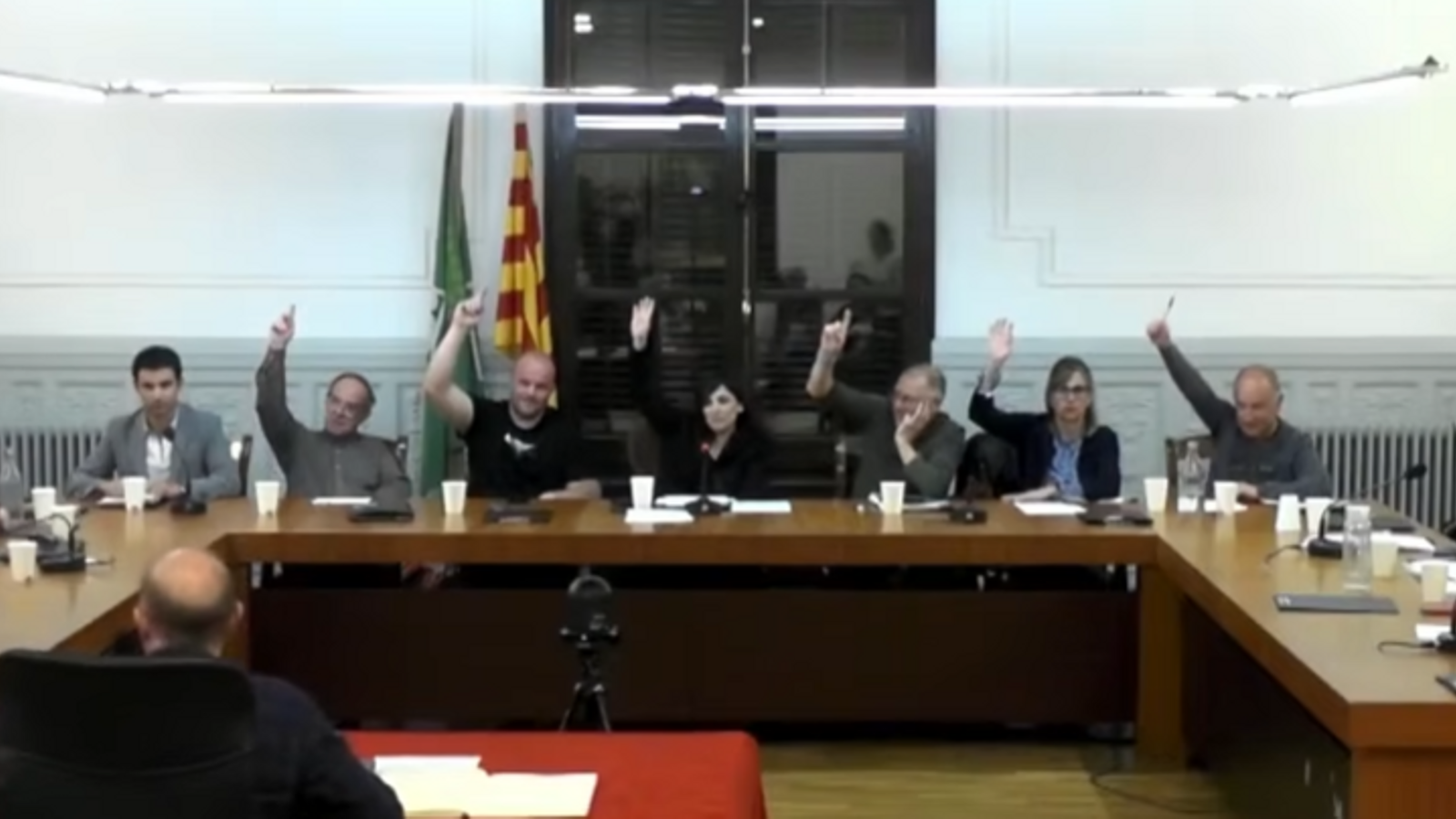 Ripoll'da Siyasi Deprem: Aşırı Sağcı Orriols'un Bütçesini PSC Kurtardı