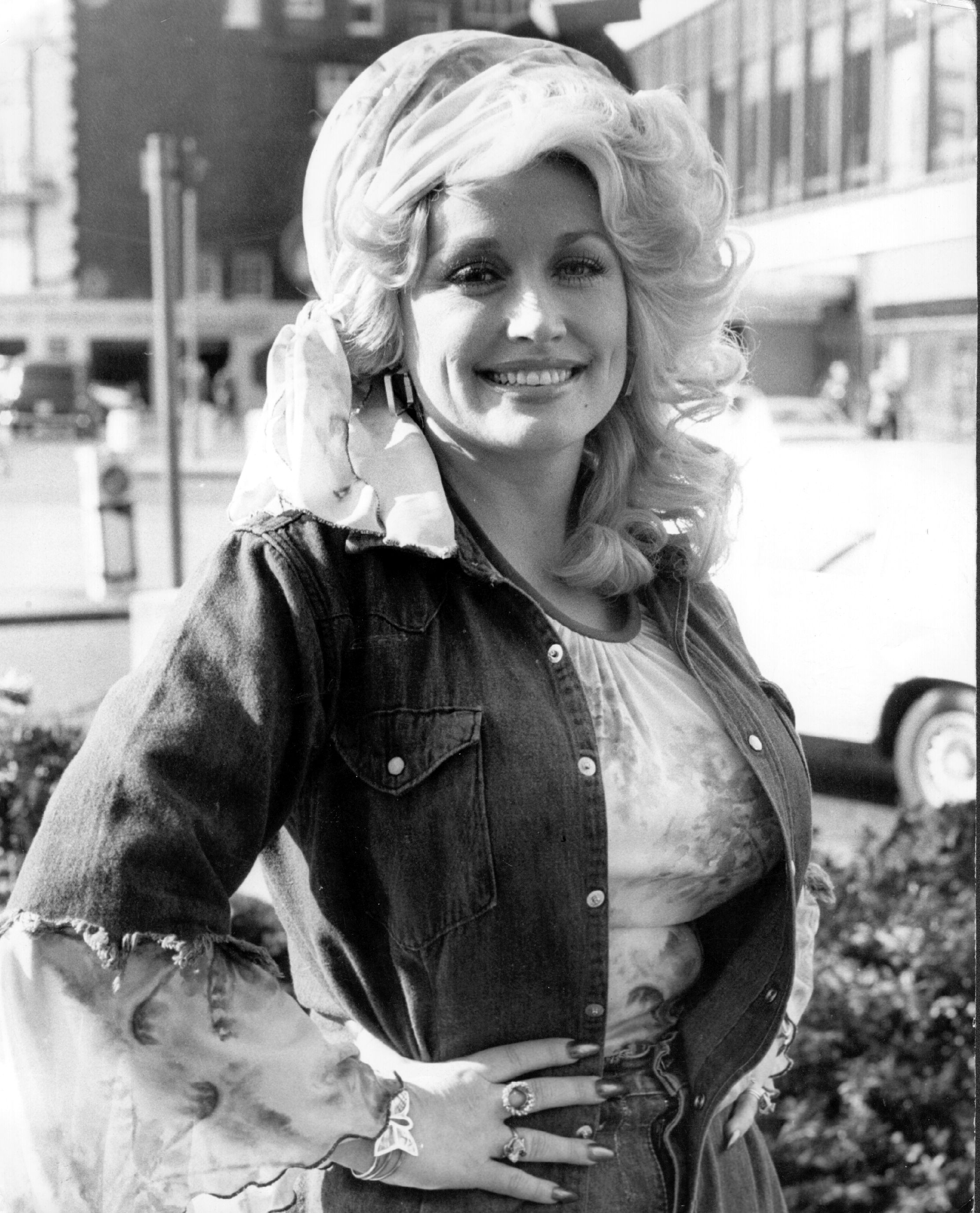 Country Müziğin Efsanevi Kraliçesi Dolly Parton Hayata Veda Etti