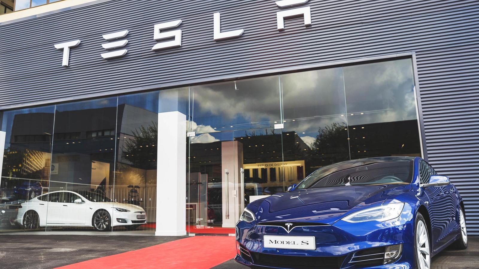 Tesla'dan Çin'de Büyük Geri Çağırma: Güvenlik Açıkları Milyonlarca Aracı Etkiliyor