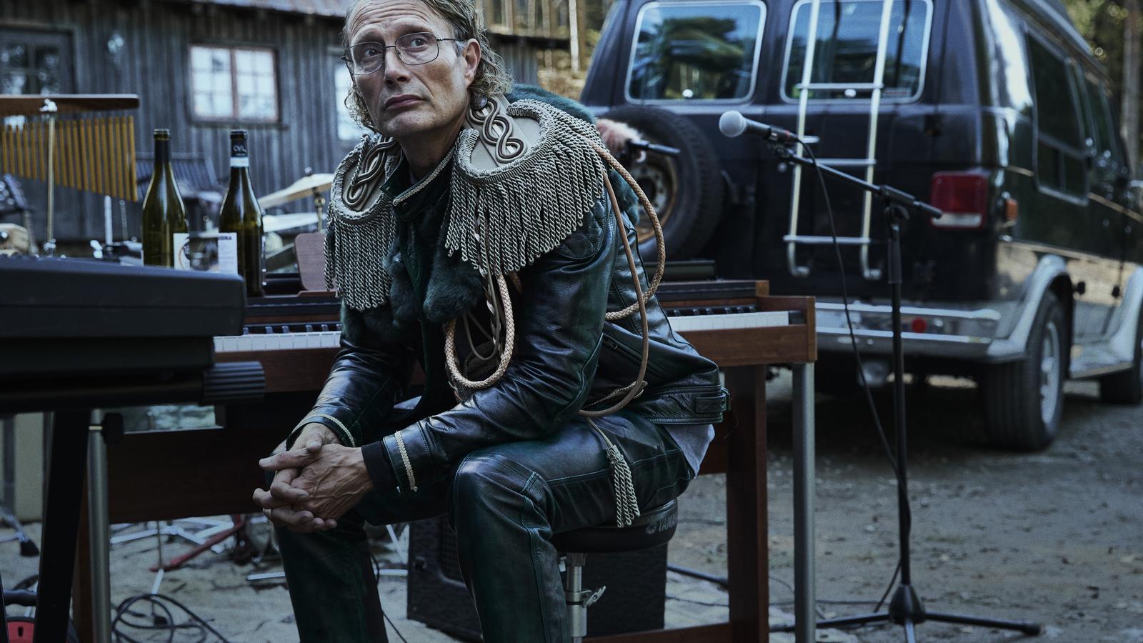 Woke mu, Antiwoke mu? Mads Mikkelsen'li Yeni Film Sinema Dünyasını Karıştırıyor