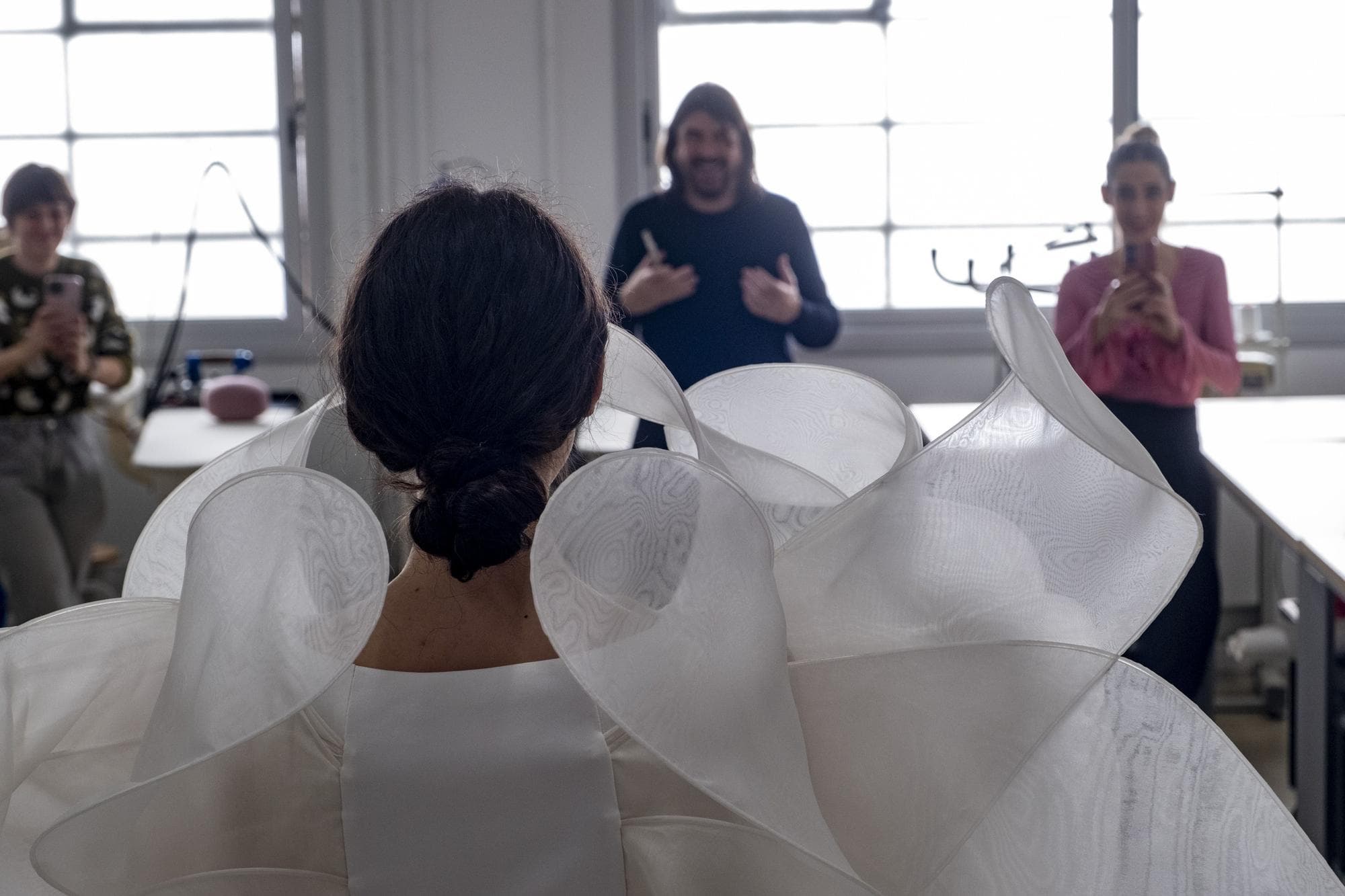 Ünlü Tasarımcı Barselona Moda Sınıflarını Baştan Yaratıyor