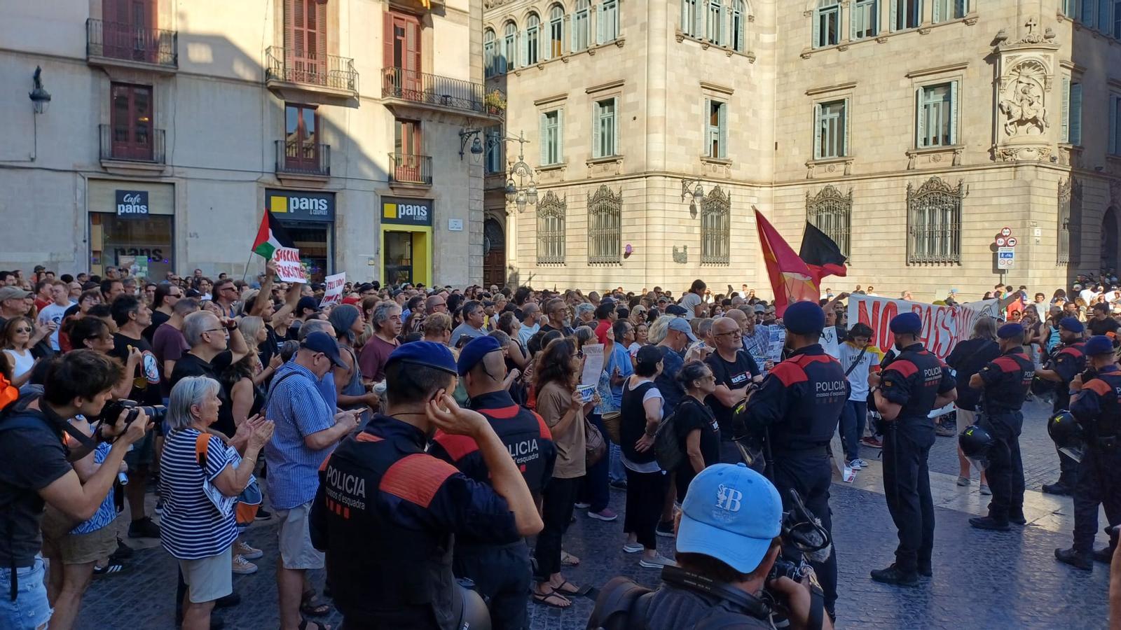 Barselona'da Faşizm Karşıtı Büyük Protesto: Aşırı Sağın Avrupa Girişimine Tepki