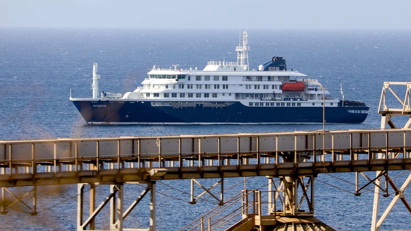 MV Hondius Kruvaziyeri Hantavirüs Salgını Sonrası Rotterdam'da Dezenfekte Ediliyor