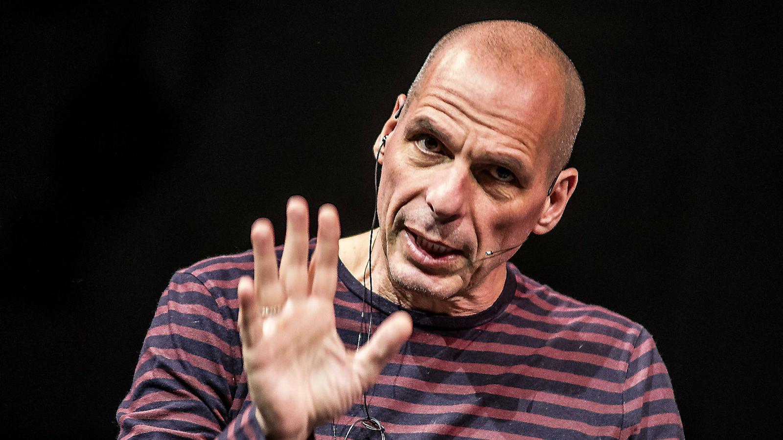 Yunanistan'ın 'Ekonominin Yaramaz Çocuğu' Varoufakis Siyasete Dönüyor: Austerite