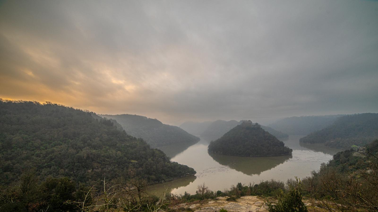 Barselona'da Kış Geri Dönüyor: Bahar Eşiğinde Ani Soğuk Hava Dalgası Bekleniyor