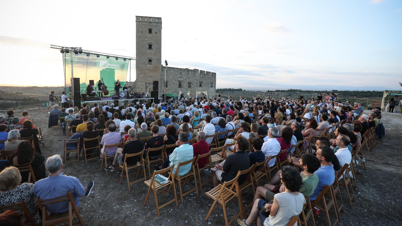 Perifèria Cultural: Katalan Ülkelerinde Çatışmalı ve Canlı Sanat Hareketi