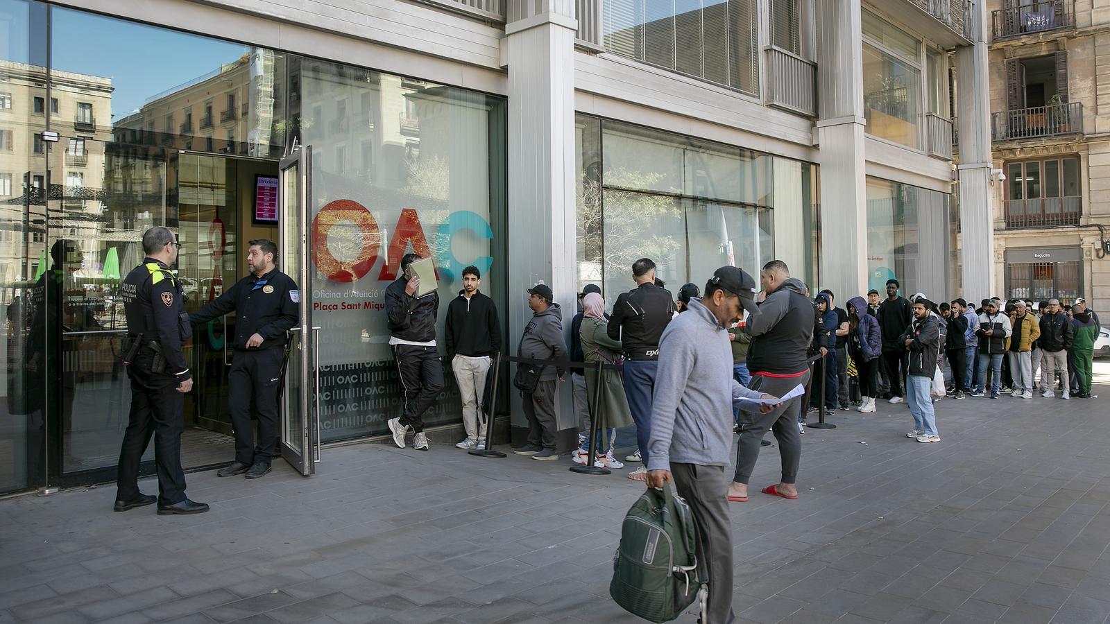 İspanya'da Yarım Milyon Göçmene Yasal Statü Fırsatı: Süreç Başladı