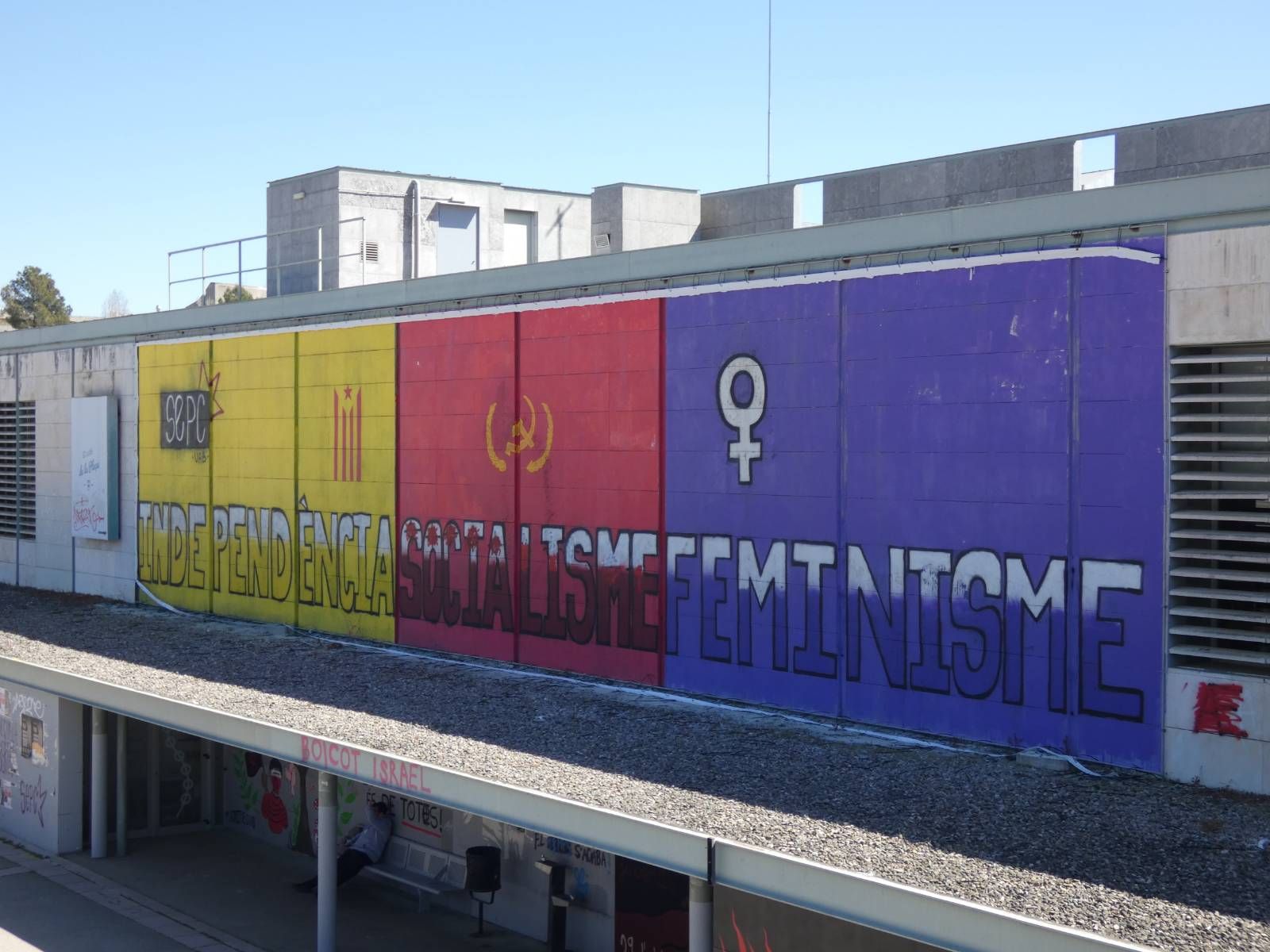 Barselona'da Bağımsızlık Muralı Krizi: UAB'den Yargı Kararına Uyum