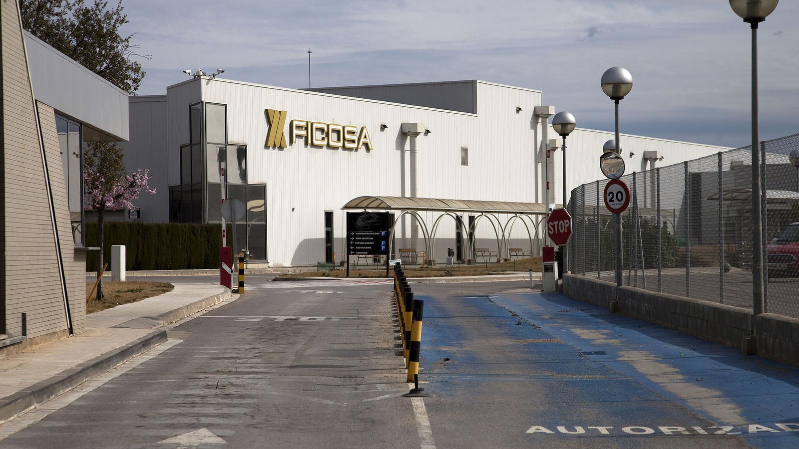 **Ficosa'da İşten Çıkarma Krizi Hafifledi: Viladecavalls Fabrikasında 105 Kişilik