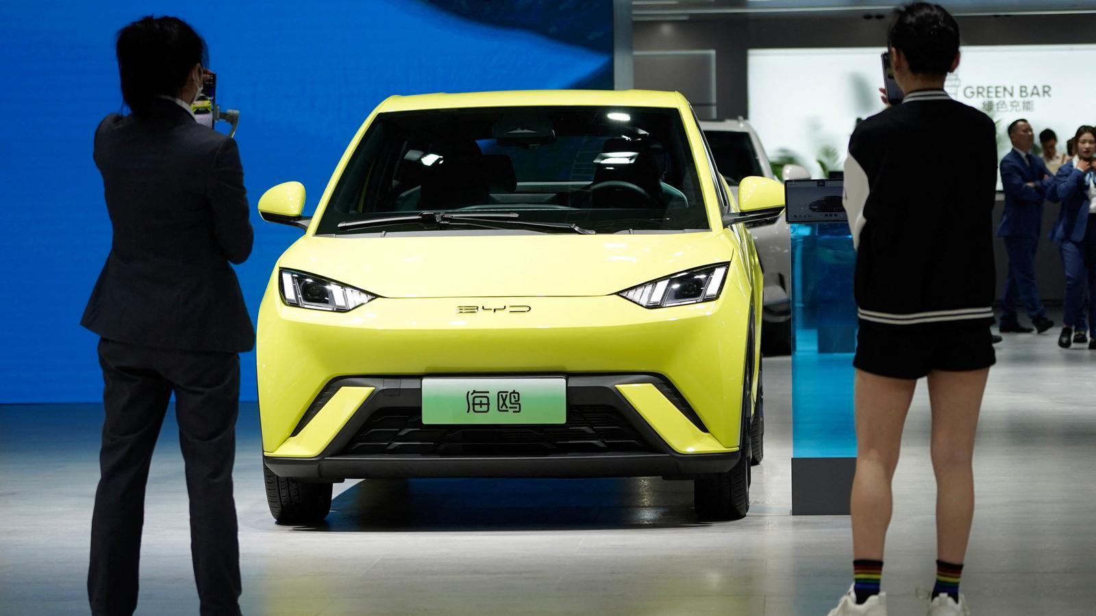 BYD'nin Elektrikli Araç Pazarındaki Parlaklığı Sönüyor mu? Zirve Mücadelesi
